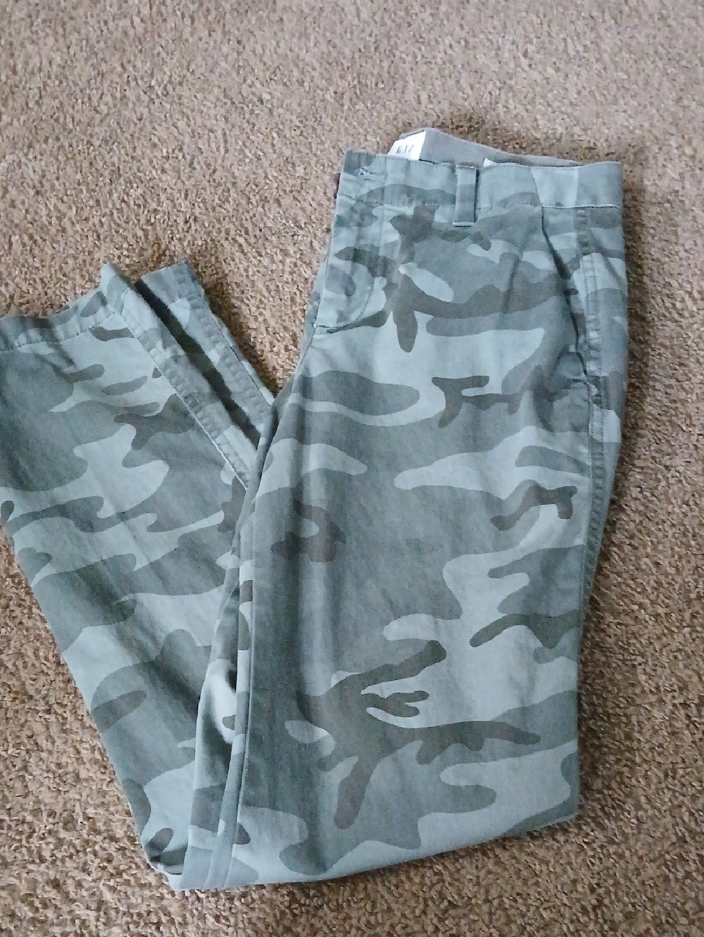 GAP Women's Camo Chino Pants - Olive Green